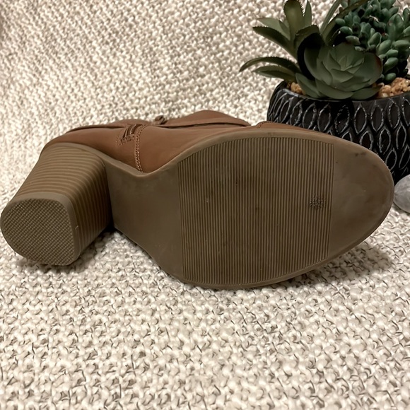 Coyote Brown LC Zippered Heels/Ankle Booties - Picture 2 of 5